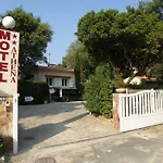 Aparthotel Athena Motel 3*