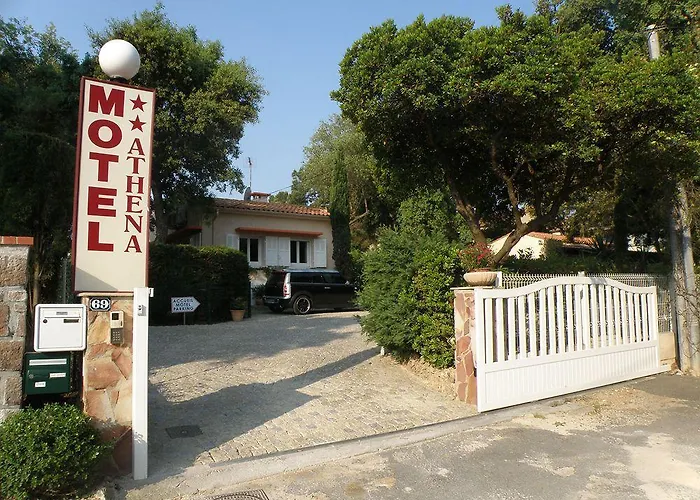 Apartmanhotel Athena 3*